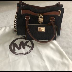 ••MICHAEL KORS Purse + Wallet ••****